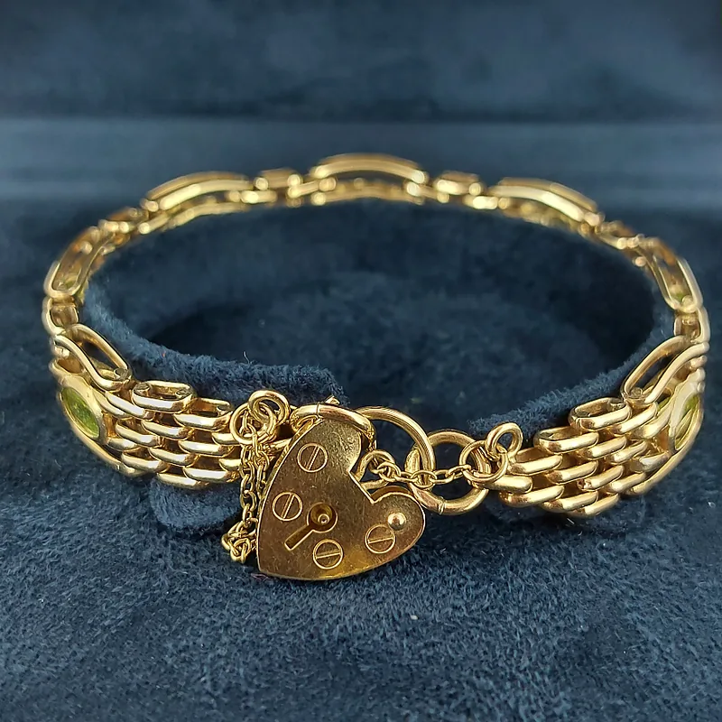 9ct White Gold and Peridot Gate Bracelet — image 5