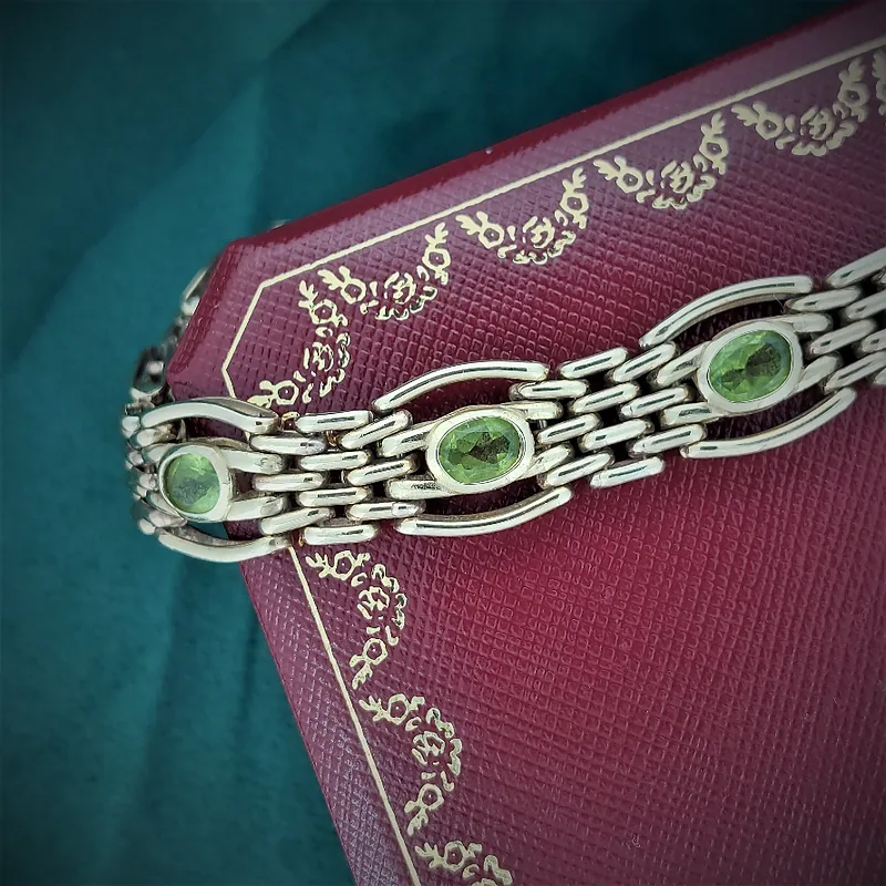 9ct White Gold and Peridot Gate Bracelet