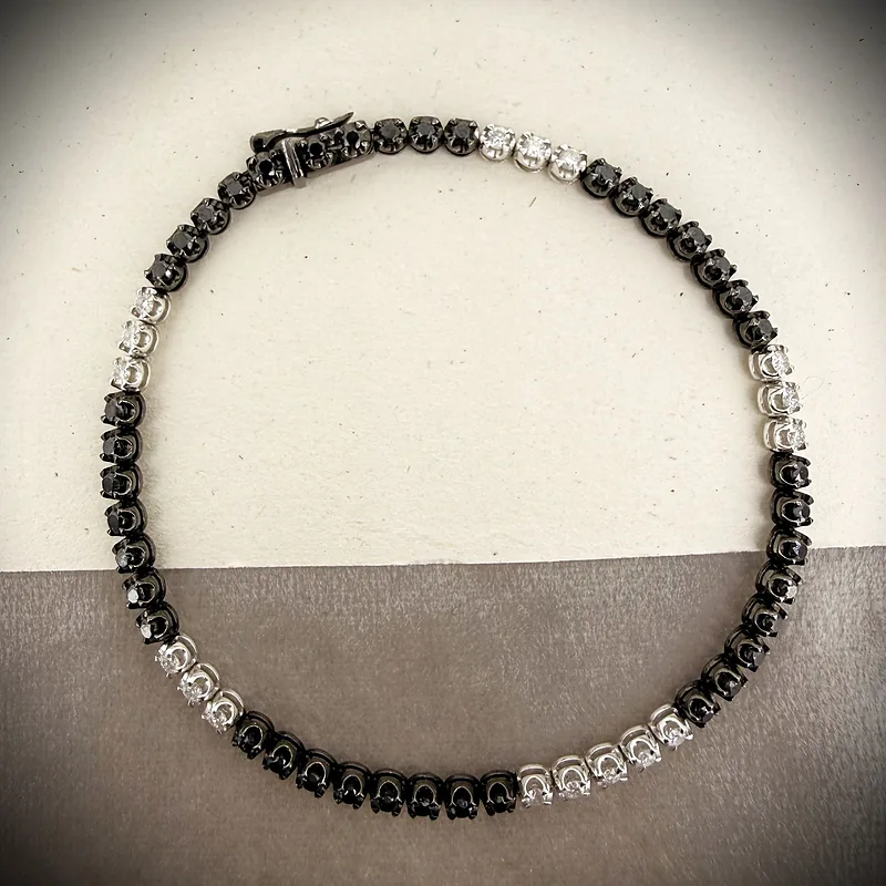 18ct Gold Black and White Diamond Tennis Bracelet 1.71cts
