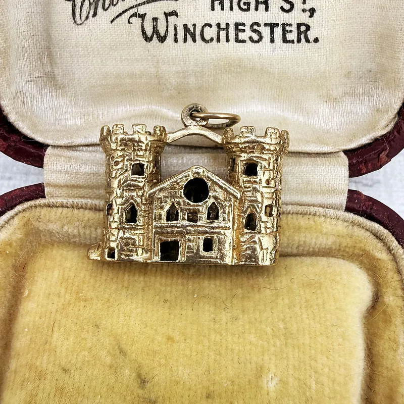 Vintage 9ct Gold Castle Charm, London 1970 — image 5
