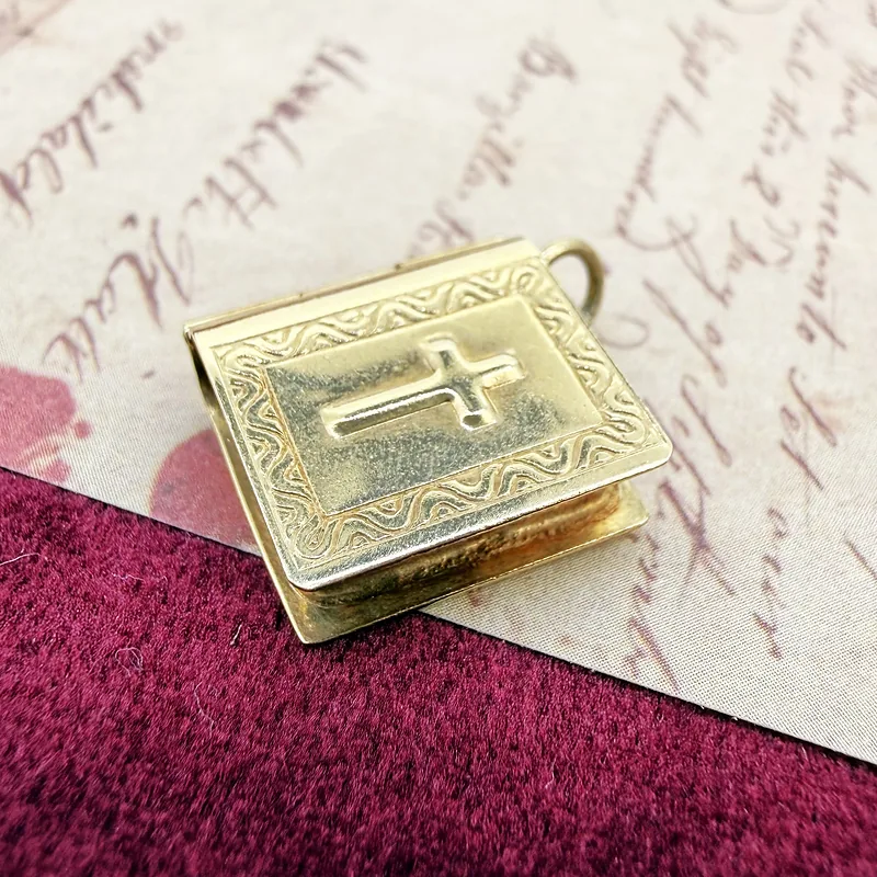 9ct Yellow Gold Bible Charm, London 1965 — image 7