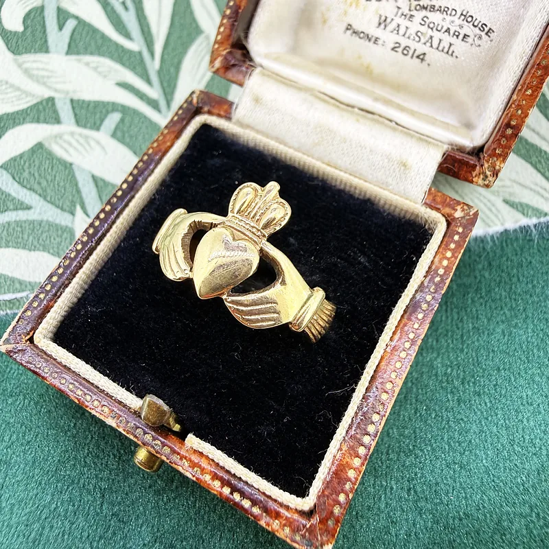 9ct Yellow Gold Irish Claddagh Ring — image 3