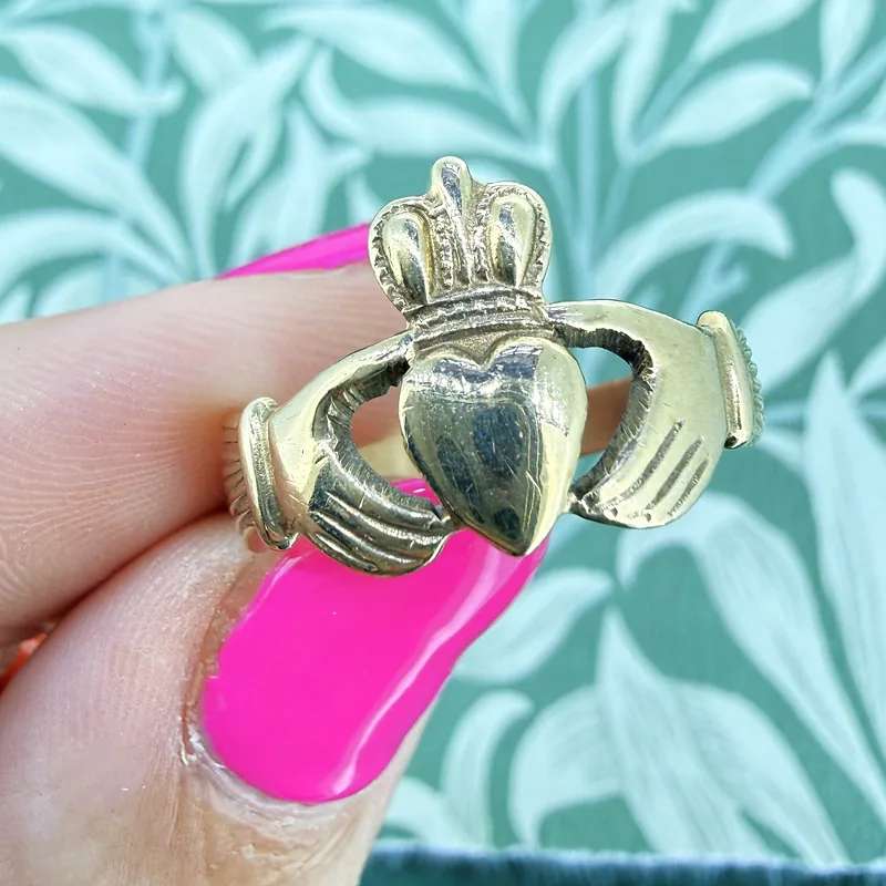 9ct Yellow Gold Irish Claddagh Ring — image 5