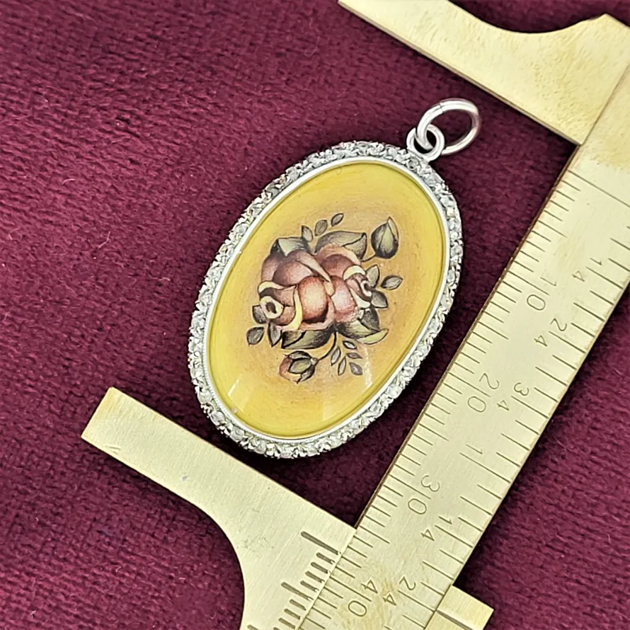 18ct Gold and Diamond Art Pendant — image 6