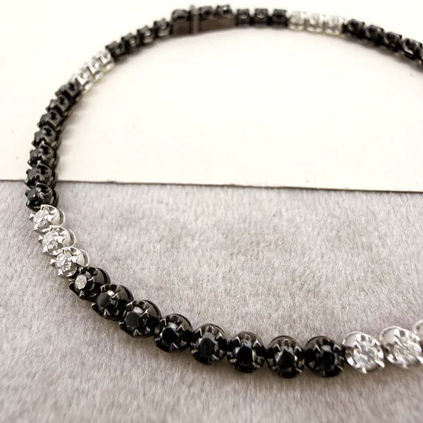 18ct Gold Black and White Diamond Tennis Bracelet 1.71cts — image 4