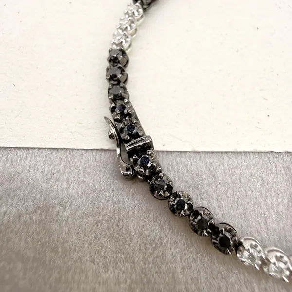 18ct Gold Black and White Diamond Tennis Bracelet 1.71cts — image 7