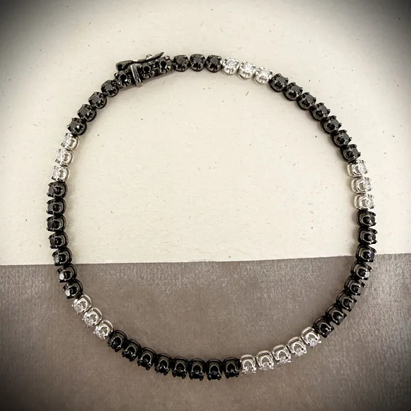18ct Gold Black and White Diamond Tennis Bracelet 1.71cts