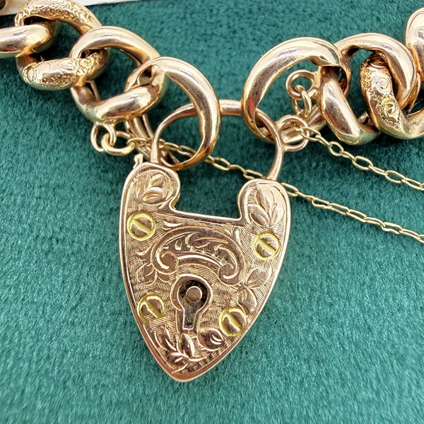 Birmingham 1901! Antique 15ct Yellow Gold Charm Bracelet — image 4