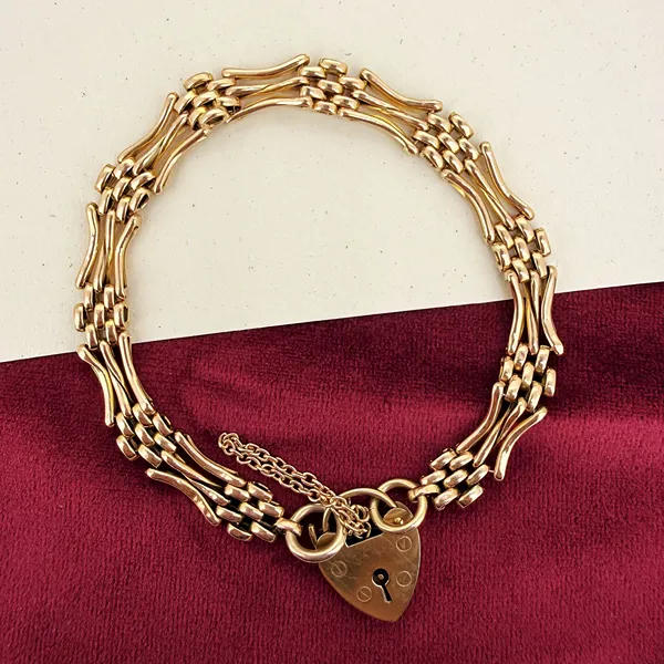 London 1972! Vintage 9ct Yellow Gold Gate Bracelet — image 2