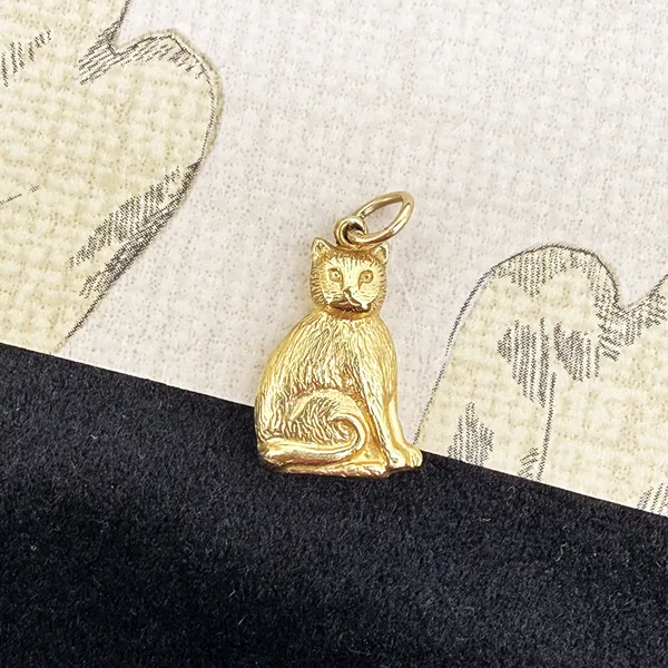 Birmingham 1975! 9ct Yellow Gold Sitting Cat Charm — image 5