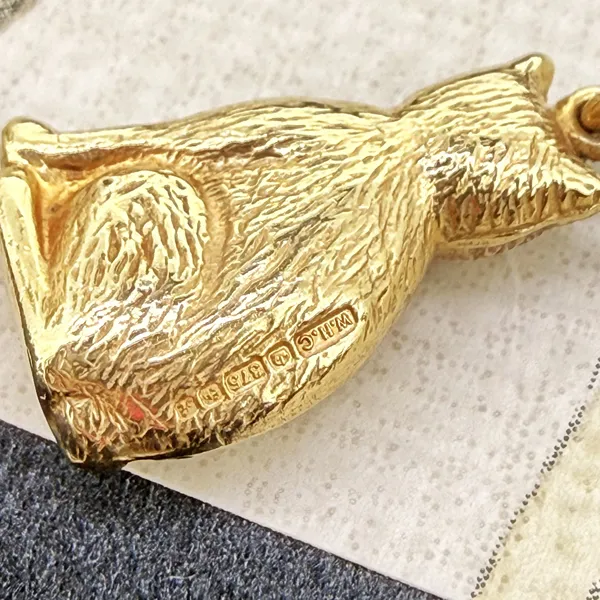 Birmingham 1975! 9ct Yellow Gold Sitting Cat Charm — image 8