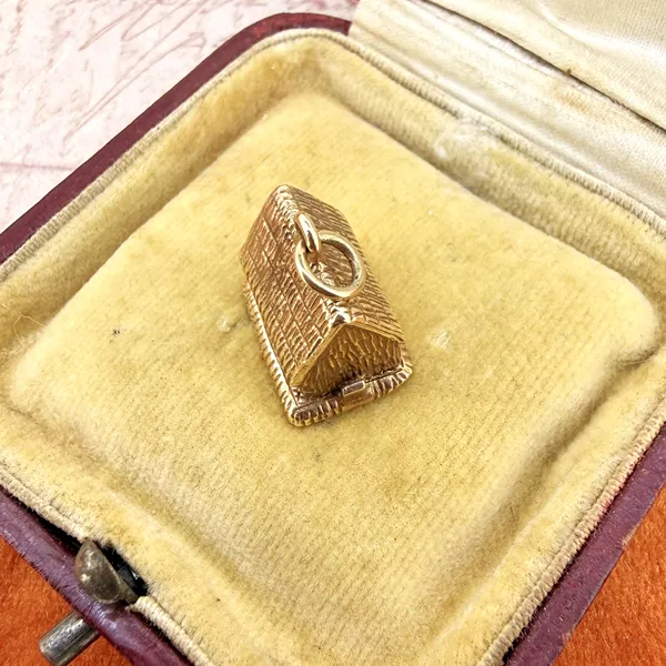Birmingham 1971! 9ct Yellow Gold Needle In A Haystack Charm — image 3