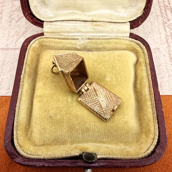 Birmingham 1971! 9ct Yellow Gold Needle In A Haystack Charm — image 5