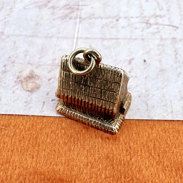 Birmingham 1971! 9ct Yellow Gold Needle In A Haystack Charm — image 6