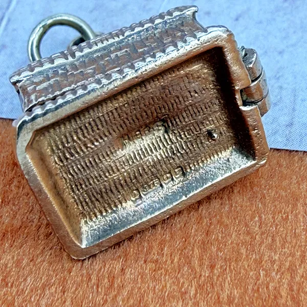 Birmingham 1971! 9ct Yellow Gold Needle In A Haystack Charm — image 9