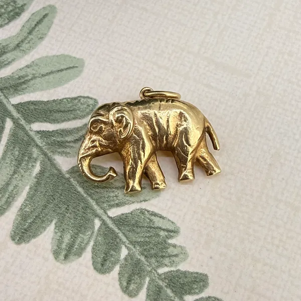 Birmingham 1971! 9ct Yellow Gold Elephant Charm — image 6