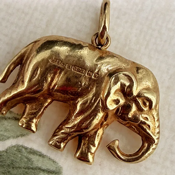 Birmingham 1971! 9ct Yellow Gold Elephant Charm — image 7
