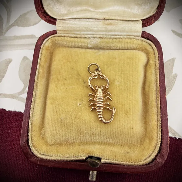 Birmingham 1970! Vintage 9ct Gold Scorpion Charm