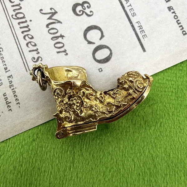 Birmingham 1973! 9ct Yellow Gold Opening Boot Charm — image 6