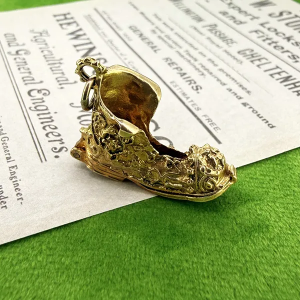 Birmingham 1973! 9ct Yellow Gold Opening Boot Charm — image 7