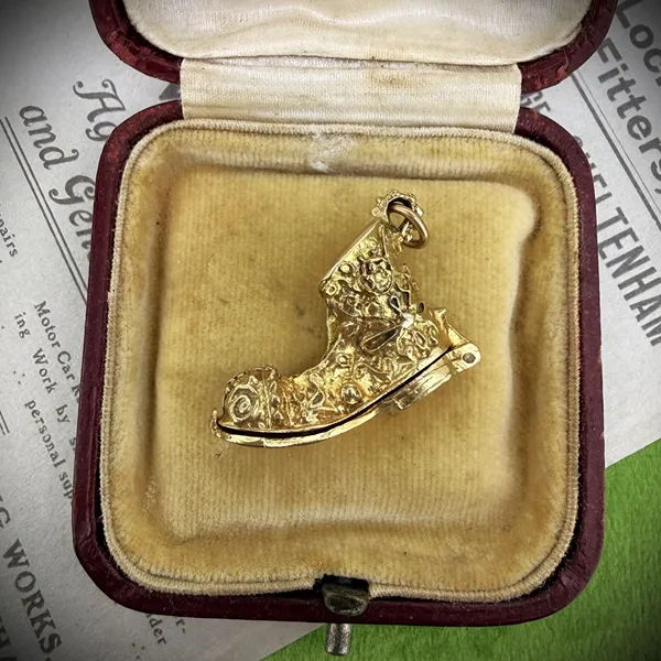 Birmingham 1973! 9ct Yellow Gold Opening Boot Charm