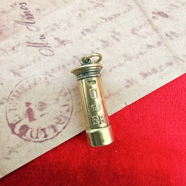 Birmingham 1978! 9ct Yellow Gold Post Box Charm — image 5