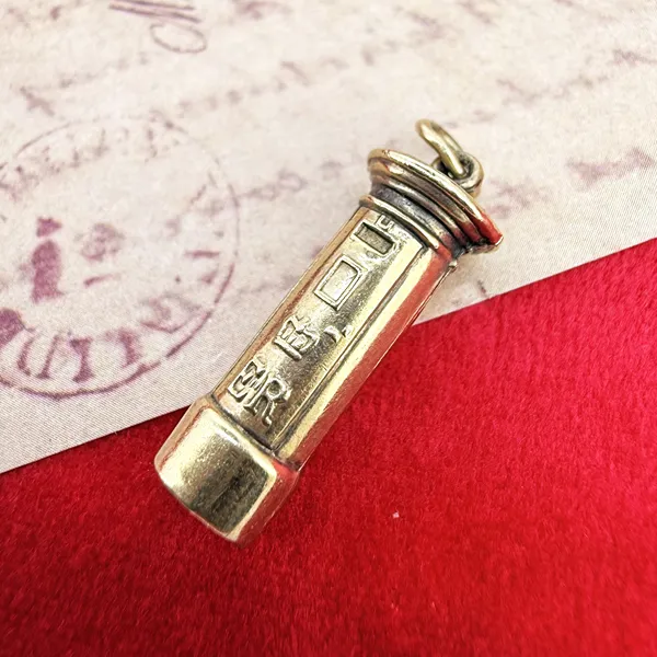 Birmingham 1978! 9ct Yellow Gold Post Box Charm — image 7