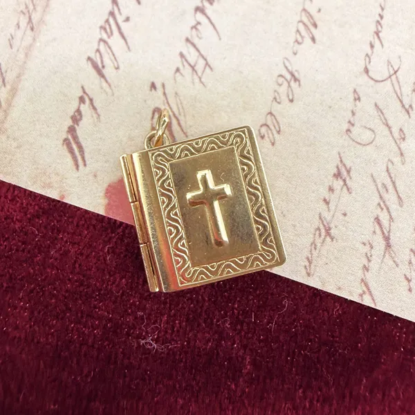 London 1965! 9ct Yellow Gold Bible Charm — image 6