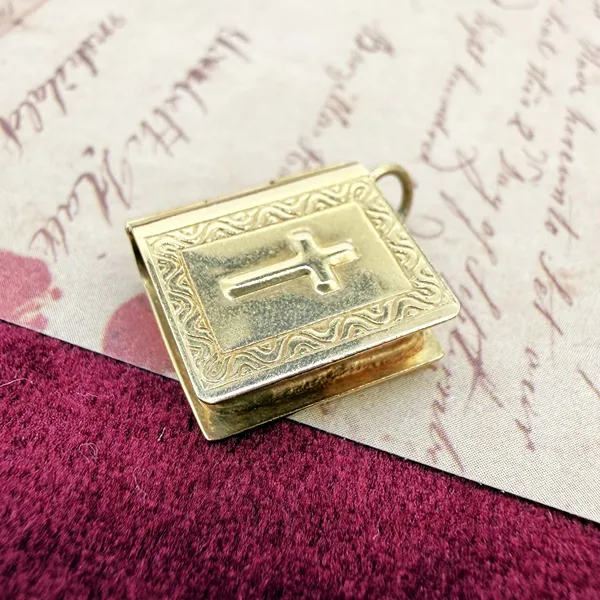 London 1965! 9ct Yellow Gold Bible Charm — image 7