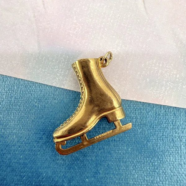 London 1973! 9ct Yellow Gold Ice Skate Charm — image 5