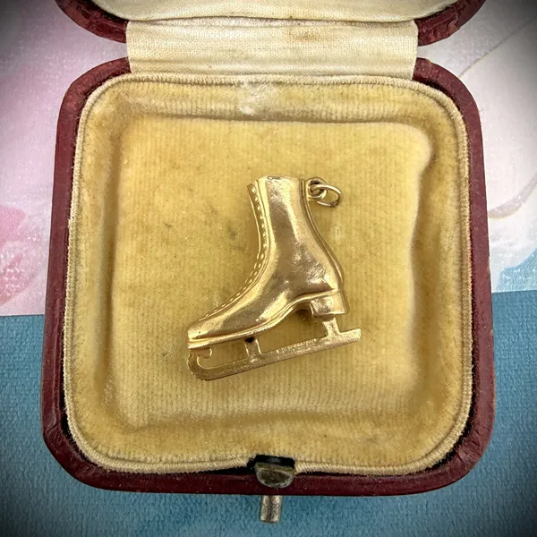 London 1973! 9ct Yellow Gold Ice Skate Charm