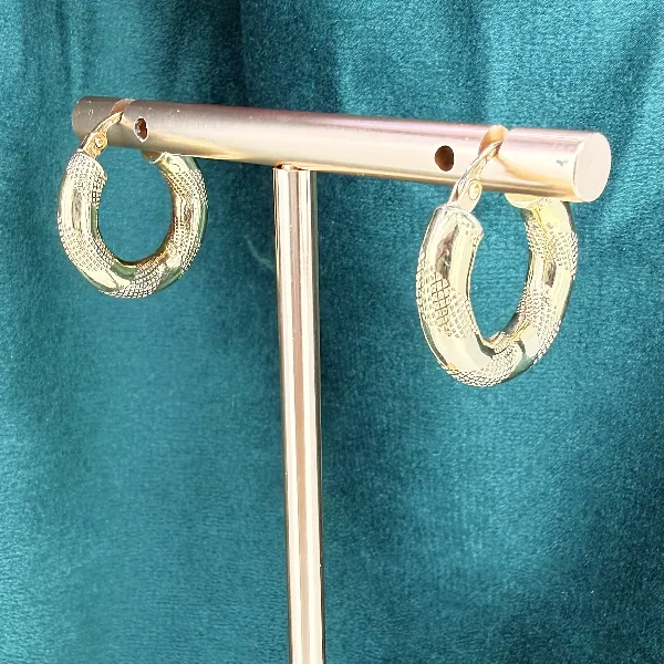 Birmingham 1999! 9ct Yellow Gold Textured Hoop Earrings - 10mm — image 3
