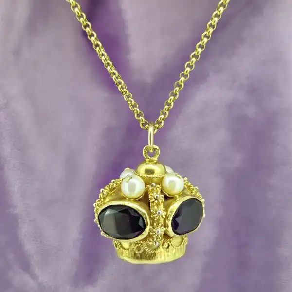 18ct Gold Etruscan Amethyst and Pearl Crown Fob Charm Pendant — image 2