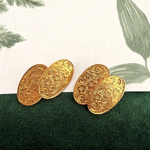 Birmingham 1919! Antique 15ct Yellow Gold Engraved Floral Cufflinks — image 2