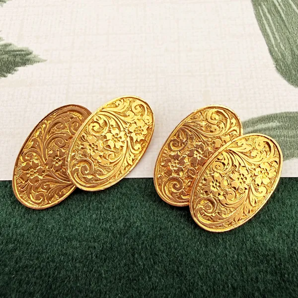 Birmingham 1919! Antique 15ct Yellow Gold Engraved Floral Cufflinks — image 3