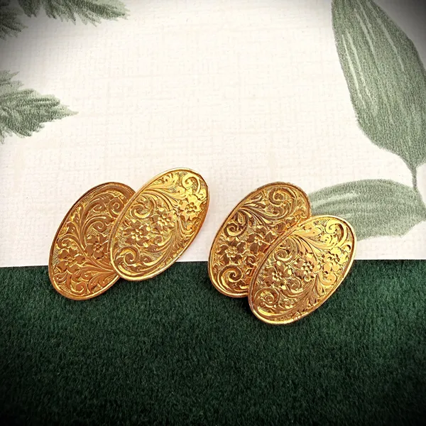 Birmingham 1919! Antique 15ct Yellow Gold Engraved Floral Cufflinks