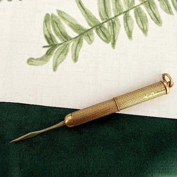 Birmingham 1969! Vintage 9ct Gold Retractable Toothpick Pendant — image 2