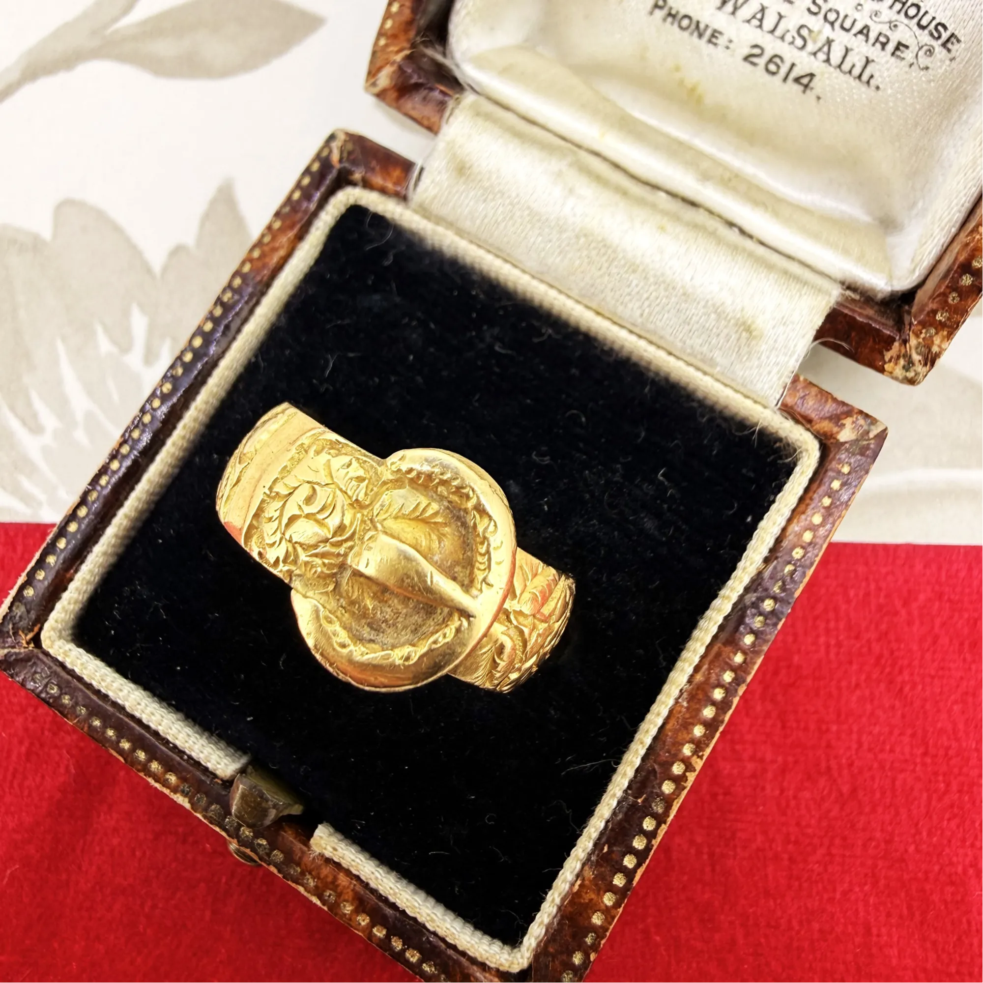 18ct Yellow Gold Hand Engraved Buckle Ring, London 1918 — image 3