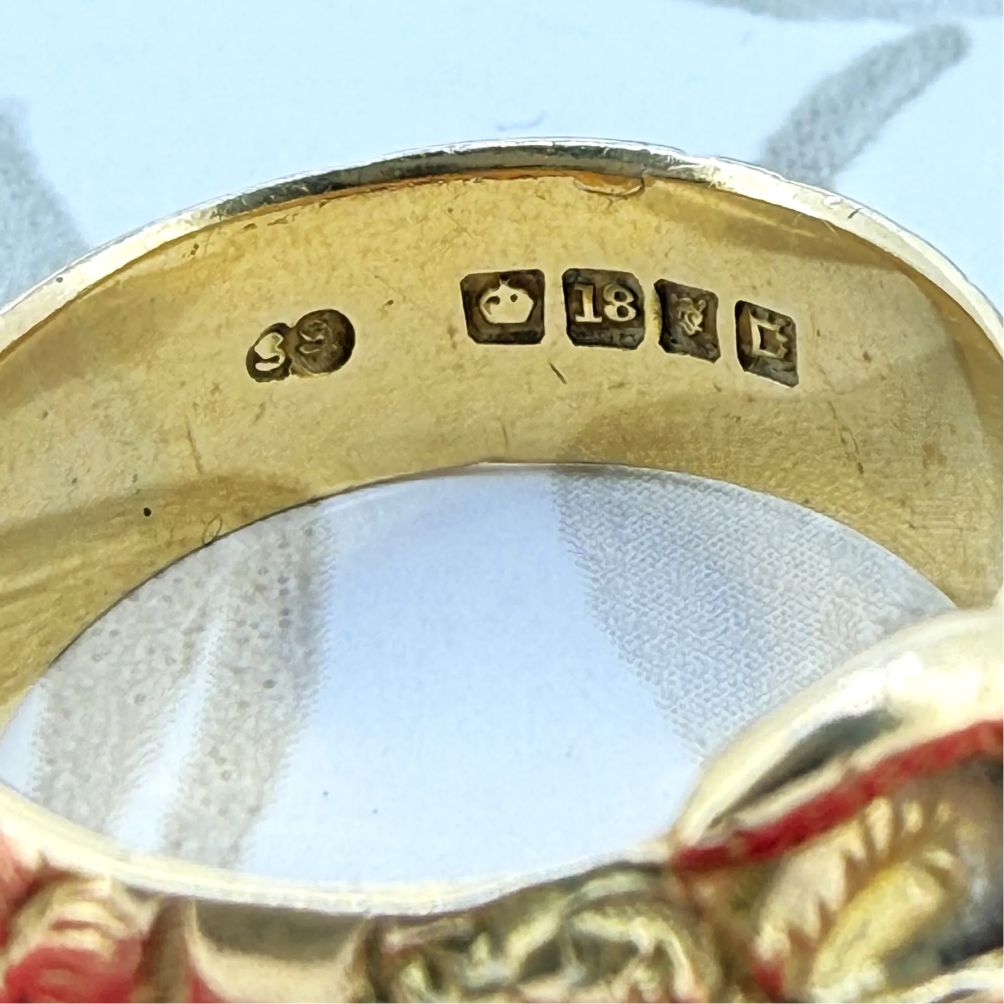 18ct Yellow Gold Hand Engraved Buckle Ring, London 1918 — image 9