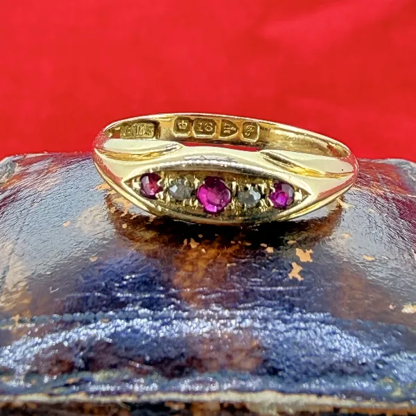 Chester 1906! Edwardian 18ct Gold Ruby & Diamond Boat Ring — image 4