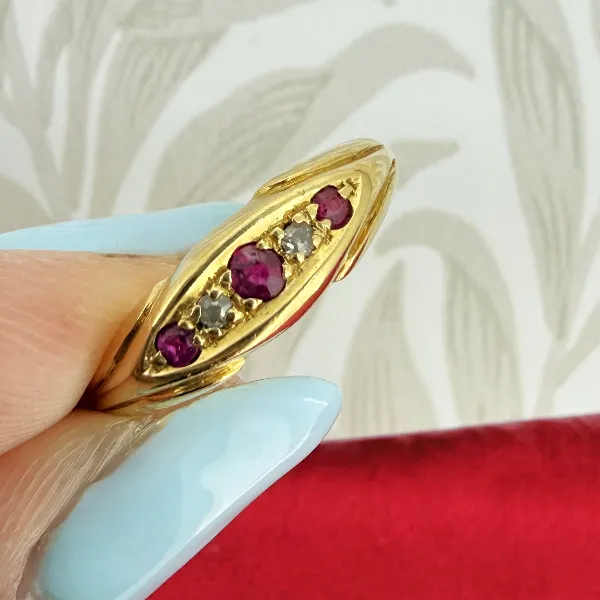 Chester 1906! Edwardian 18ct Gold Ruby & Diamond Boat Ring — image 5
