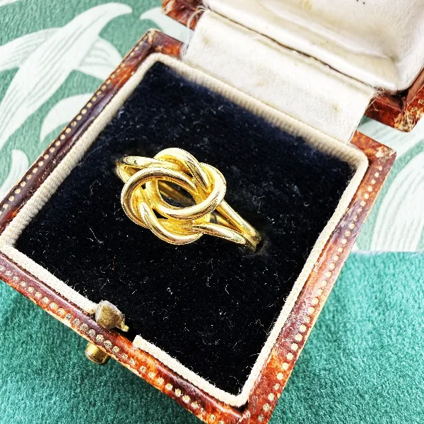 London 1973! 18ct Yellow Gold Love Knot Ring  — image 3