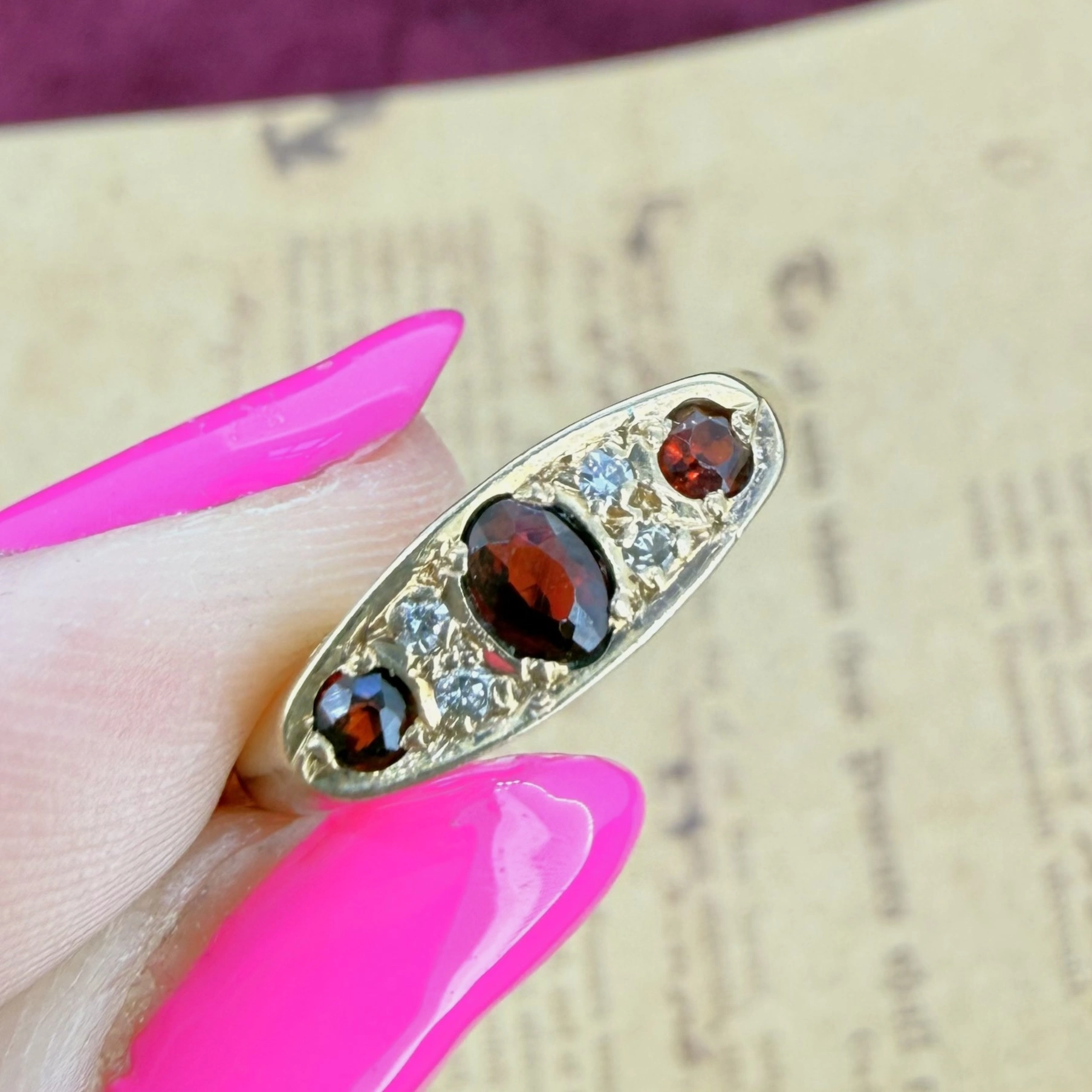 Birmingham 1992! Vintage 9ct Yellow Gold Garnet and Diamond Ring — image 5