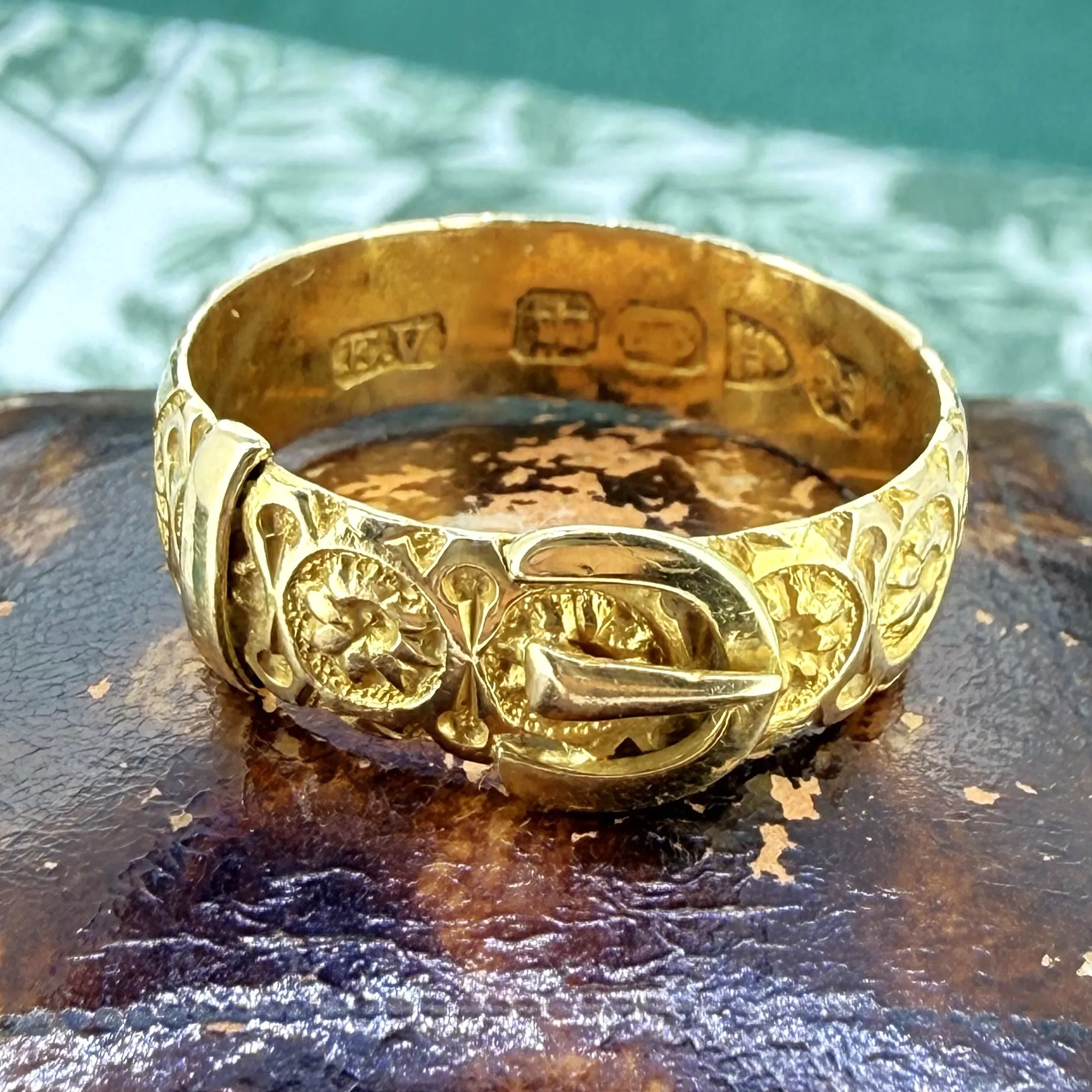 Antique 18ct Yellow Gold Floral Buckle Ring, Chester 1908 — image 4