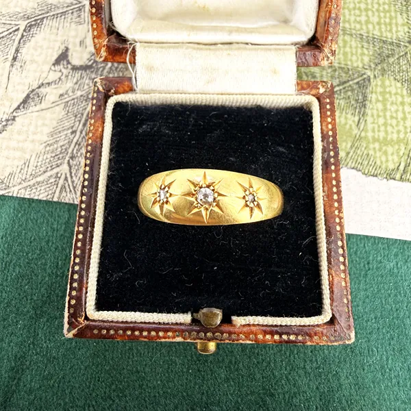 Birmingham 1915! Antique 18ct Yellow Gold Diamond Gypsy Ring — image 2