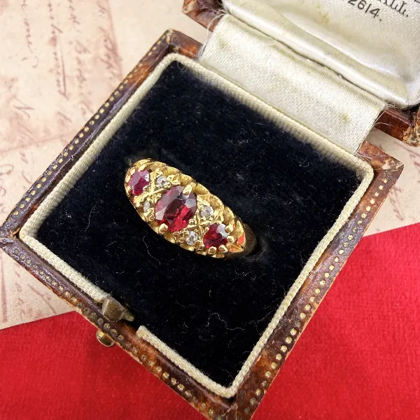 Birmingham 1938! 18ct Yellow Gold Antique Ruby and Diamond Boat Ring — image 3