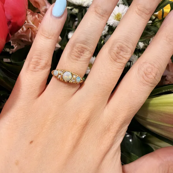 Birmingham 1976! Vintage 18ct Gold Opal & Diamond Ring — image 11