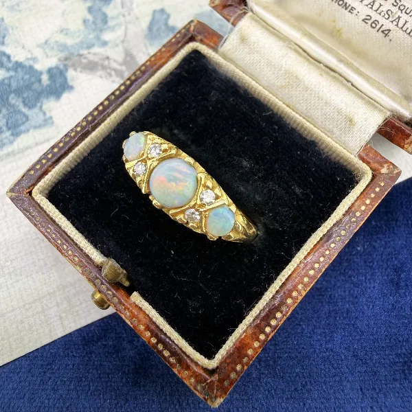 Birmingham 1976! Vintage 18ct Gold Opal & Diamond Ring — image 3