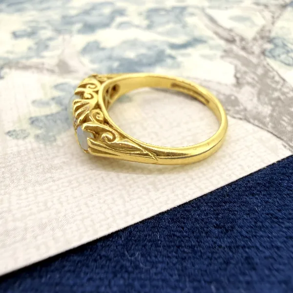 Birmingham 1976! Vintage 18ct Gold Opal & Diamond Ring — image 6