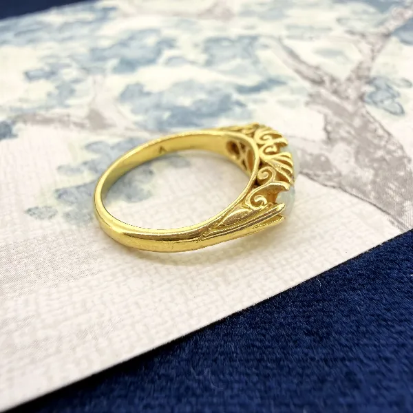 Birmingham 1976! Vintage 18ct Gold Opal & Diamond Ring — image 7
